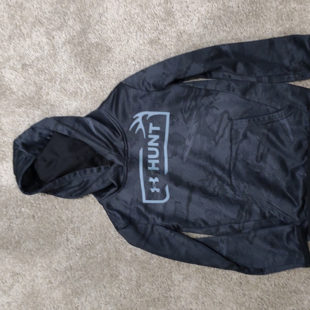 Boy's Under Armour Sweatshirt